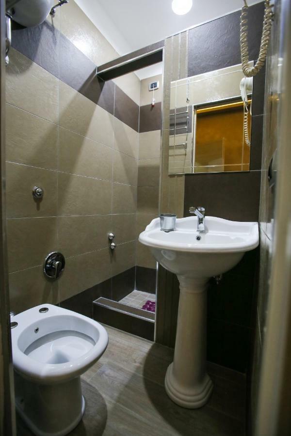 Couette-café Enea 2*